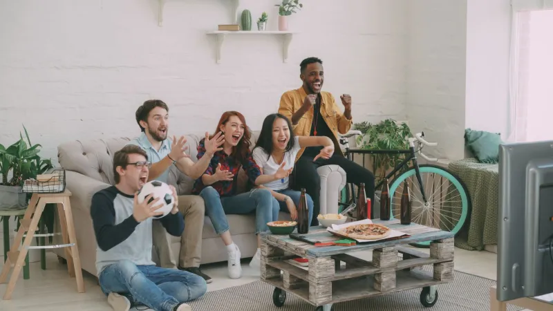 Squad Up and Cash Out: How Gaming Communities Are Turning Teamwork Into Real Money